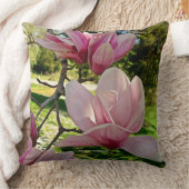 繊細なピンクマグノリアフローラ写真 クッション (ブランケット)