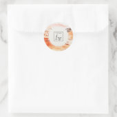 繊細なブラッシュオレンジ水彩画の山ロゴ ラウンドシール (バッグ)