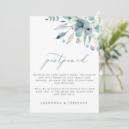 繊細なブルーの花のウェディング延期のお知らせ 案内状 (スタンド正面)
