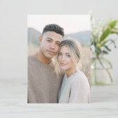 繊細なベージュのリアルな写真 招待状 (スタンド正面)