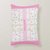 繊細なモノグラムの花 アクセントクッション (正面(垂直))