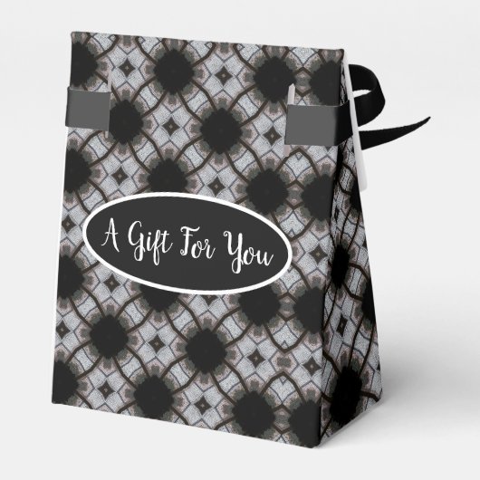 繊細なレースと黒い目のスーザン フェイバーボックス (裏面サイド)