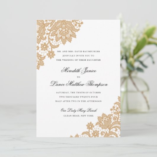 繊細なレースコーナーブラックと金ゴールド結婚スクリプト 招待状 (スタンド正面)