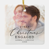 繊細な初めてのクリスマス婚約した写真 セラミックオーナメント (正面)