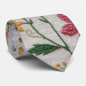 繊細な刺繍枠の花々 ネクタイ (ロール)