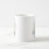 繊細な水彩画の白いハイドランジアの花 コーヒーマグカップ (中央)