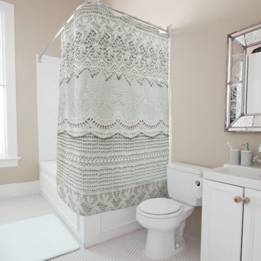 繊細な白いレース、テキスタイルのクローズアップ。 シャワーカーテン (インサイチュ)