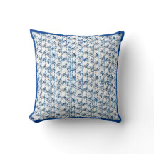 繊細な竹の茎の上に穏やかなブルーバード