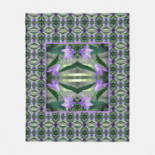 繊細な紫のユリの花の抽象芸術パターン フリースブランケット (正面)