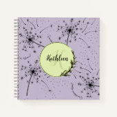 繊細な紫の野生の花 タンポポの優しいキス 花のような ノートブック (正面)