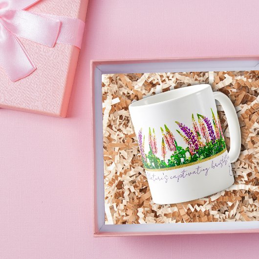 繊細な紫色のルピネの花引用文マグ コーヒーマグカップ