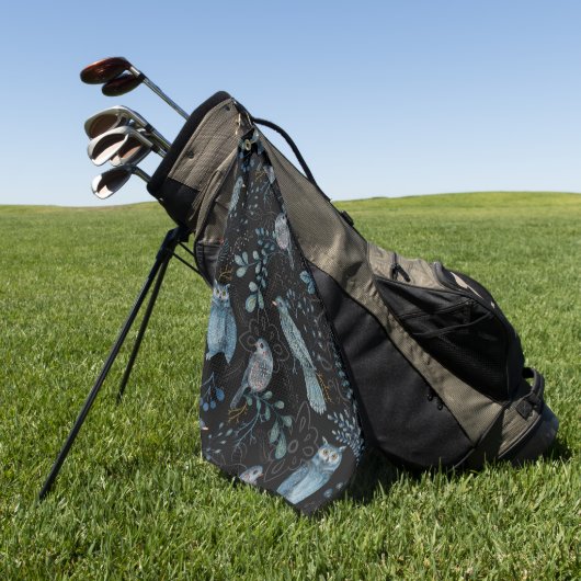 繊細な花とペイズリーの模様 ゴルフタオル (グリーン)