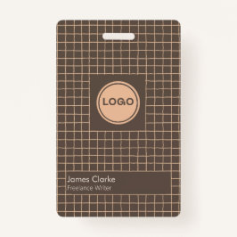 繊細な茶色のクリーミーなパタ市松模様にーン(ロゴ付き) バッジ