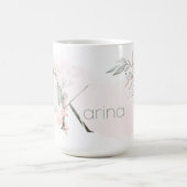 繊細な赤面ピンクローズモノグラム文字K コーヒーマグカップ (中央)