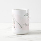 繊細な赤面ピンクローズモノグラム文字N コーヒーマグカップ (中央)