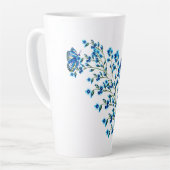 繊細な青い花と蝶 カフェラテマグ (左アングル)
