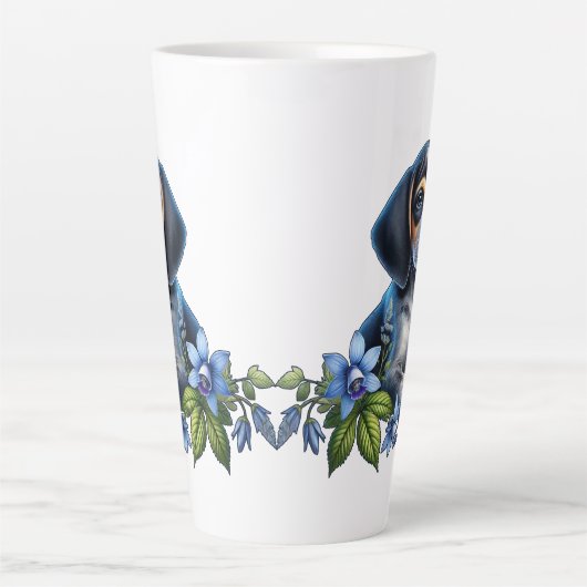 繊細な青い花を持つ青いダニの犬の子犬 カフェラテマグ (正面)