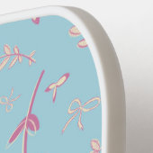 繊細な青い花模様と弓 ピックルボールラケット (左詳細)