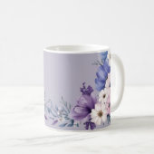 繊細な青、白、ピンク、紫の夏の開花 コーヒーマグカップ (正面右)