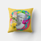 繊細。コラージュと石膏頭像の孤立像 クッション (裏面)
