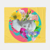 繊細。コラージュと石膏頭像の孤立像 フリースブランケット (正面(横))