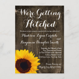 繋がれた結婚式招待状を得るヒマワリ木 招待状