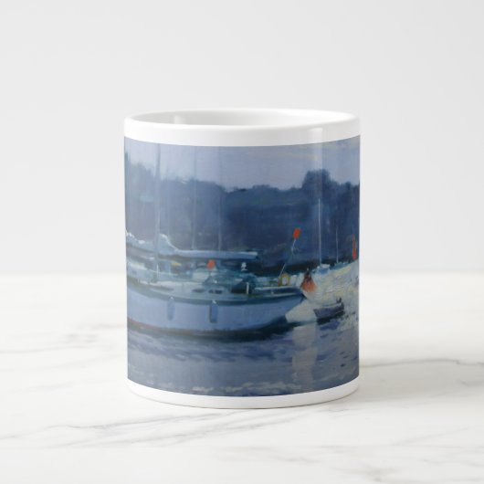 繋ぎ止められたヨットの夕方 ジャンボコーヒーマグカップ (正面)