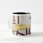 織り交ぜられたsplatの背部が付いている椅子を、食事します ツートーンマグカップ (正面左)