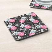 織り目加工の三角形のパイナップルパターン コースター (左側)