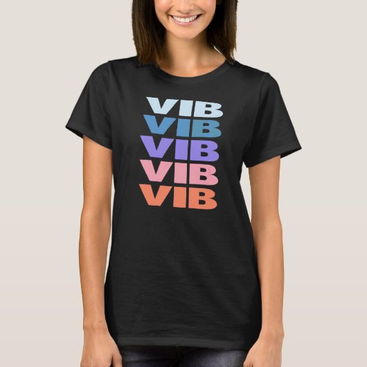 繰りモダン返し文字デザインVib Tシャツ (正面)