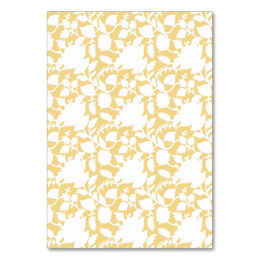 繰り返しモチーフのパターンを持つ黄色い絨毯 テーブルナンバー (正面)