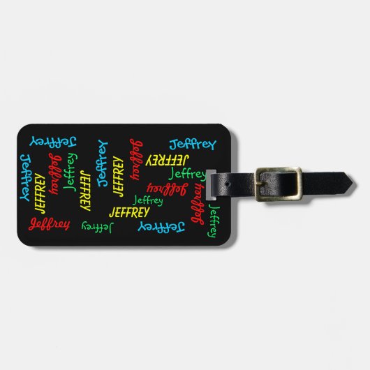 繰り返し名の黒い背景バッグ ラゲッジタグ (正面横)