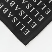 繰り返し名または単語のパターン（黒と白） フリースブランケット (角)