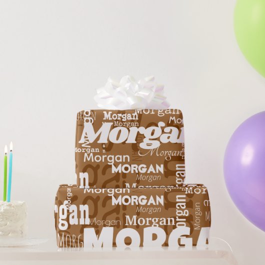 繰り返し名ブラウンホワイトニュートラルモダンフォント ラッピングペーパー (パーティーギフト)