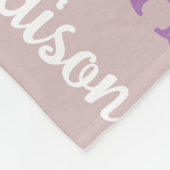 繰り返し名&イニシャルグレーティール(緑がかった色)紫 フリースブランケット (角)