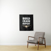 繰り返し墜落建造ドローン タペストリー (インサイチュ)