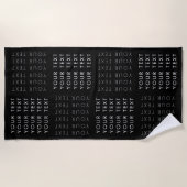 繰り返し文字パターン黒いグレーと白 ビーチタオル (正面)