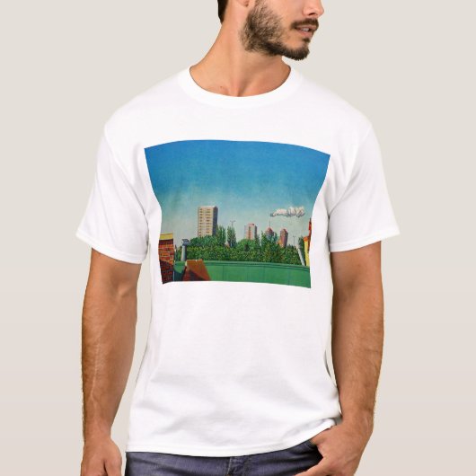 缶詰になる町の眺め Tシャツ (正面)
