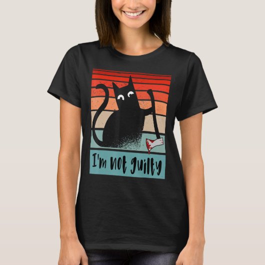 罪のない猫で血ax Halloは無罪 Tシャツ (正面)