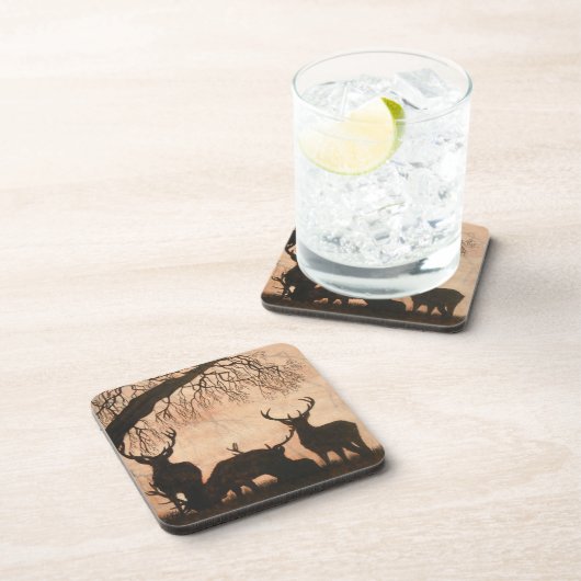 置かれるアカシカの雄鹿のコースター コースター (右側)