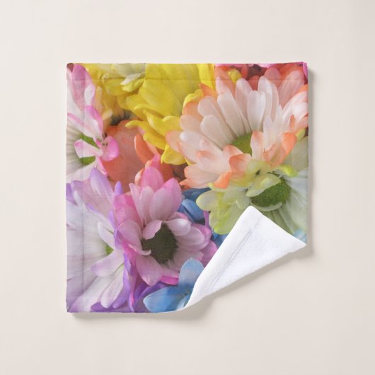 置かれるタオル-多彩のデイジーII バスタオルセット (ウォッシュタオル)