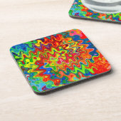 置かれる巻き毛色のコルクのコースター コースター (左側)