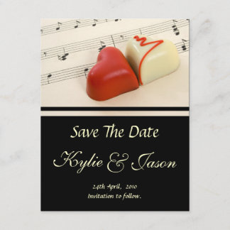 置かれる結婚式のハート セーブザデート