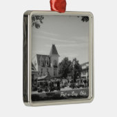 置n湾、オハイオ州の村の写真のオーナメント メタルオーナメント (右)