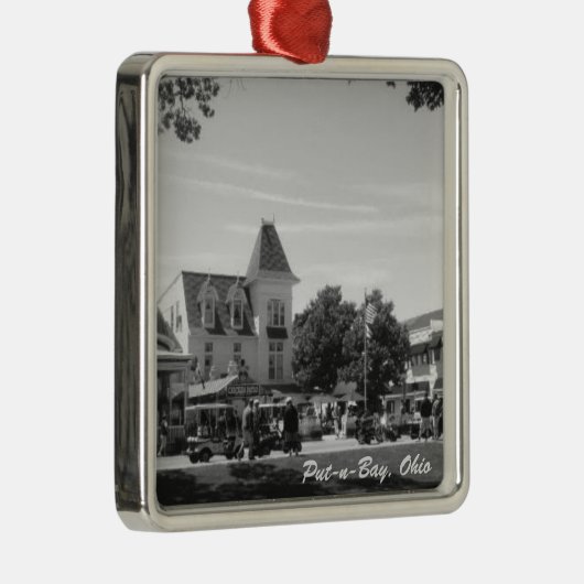 置n湾、オハイオ州の村の写真のオーナメント メタルオーナメント (右)