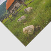 羊に見える岩に囲まれた田舎の小屋 薄葉紙 (詳細)