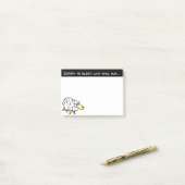 羊のデザインとメッセージ"Plause to Bleat, but..." ポストイット (デスク上)