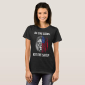 羊の愛国的なライオンアメリカ人ではなくライオンである Tシャツ (正面フル)