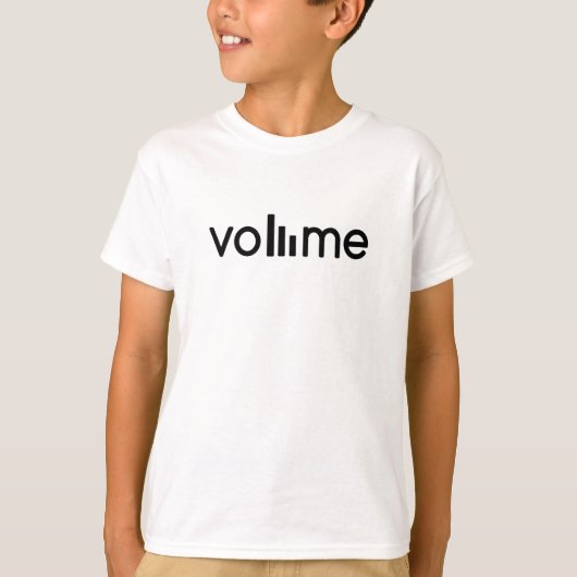 羊の甘い動物が子どものために風船を飛ばす Tシャツ (正面)