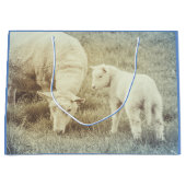 羊の赤ちゃんの動物 ラージペーパーバッグ (正面)